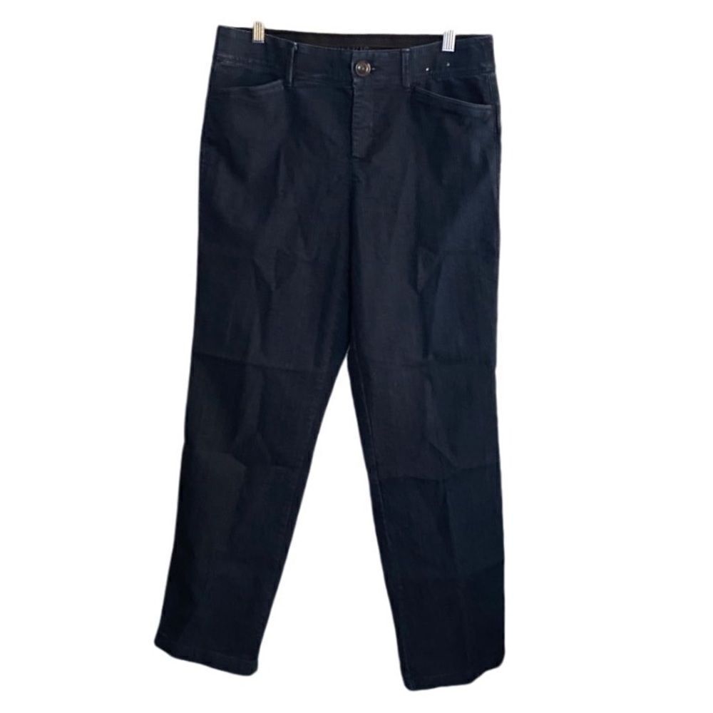 khakis & Co woman’s straight leg tummy slimming jeans. Size 8